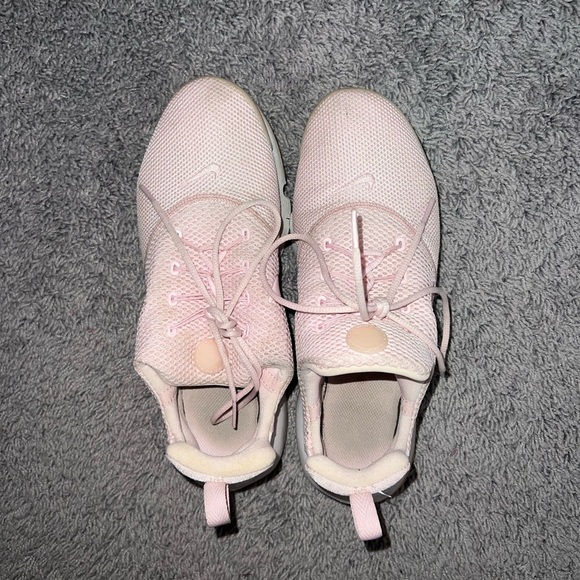 Nike Tennis Shoes - Picture 2 of 5